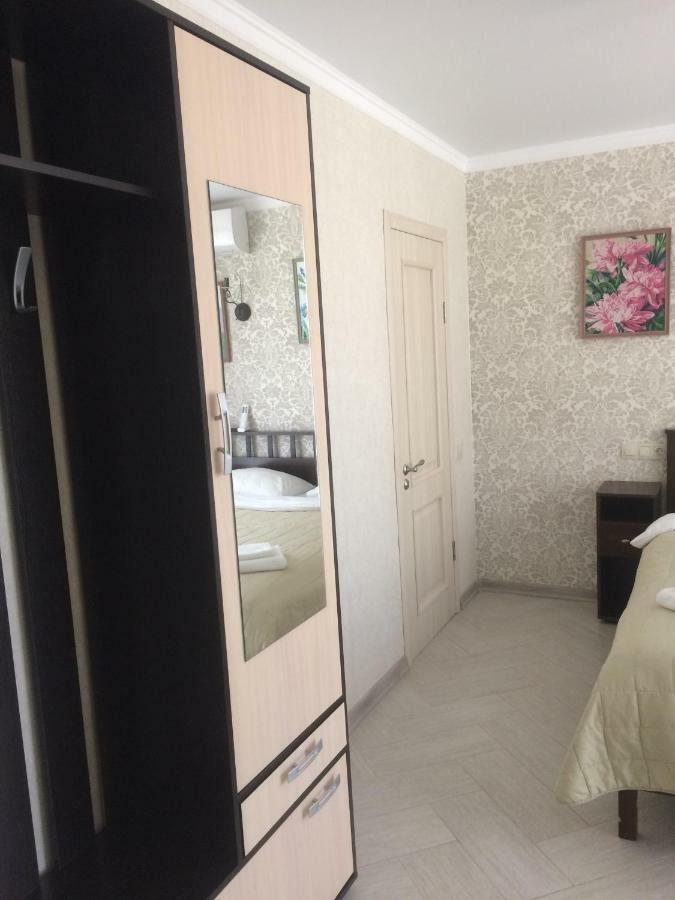 Гостевой дом Guest House Пицунда Экстерьер фото