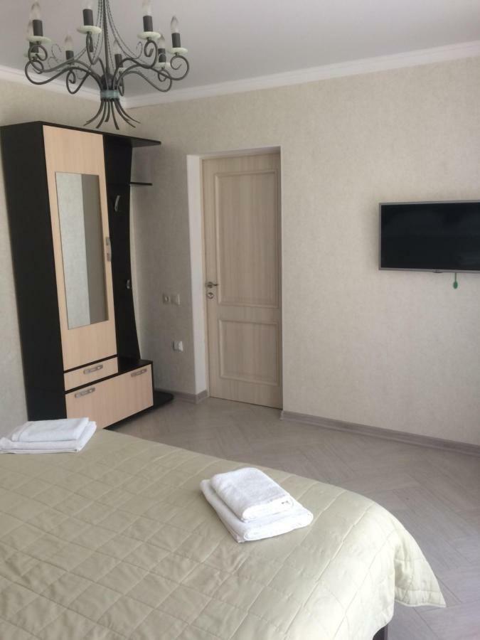 Гостевой дом Guest House Пицунда Экстерьер фото